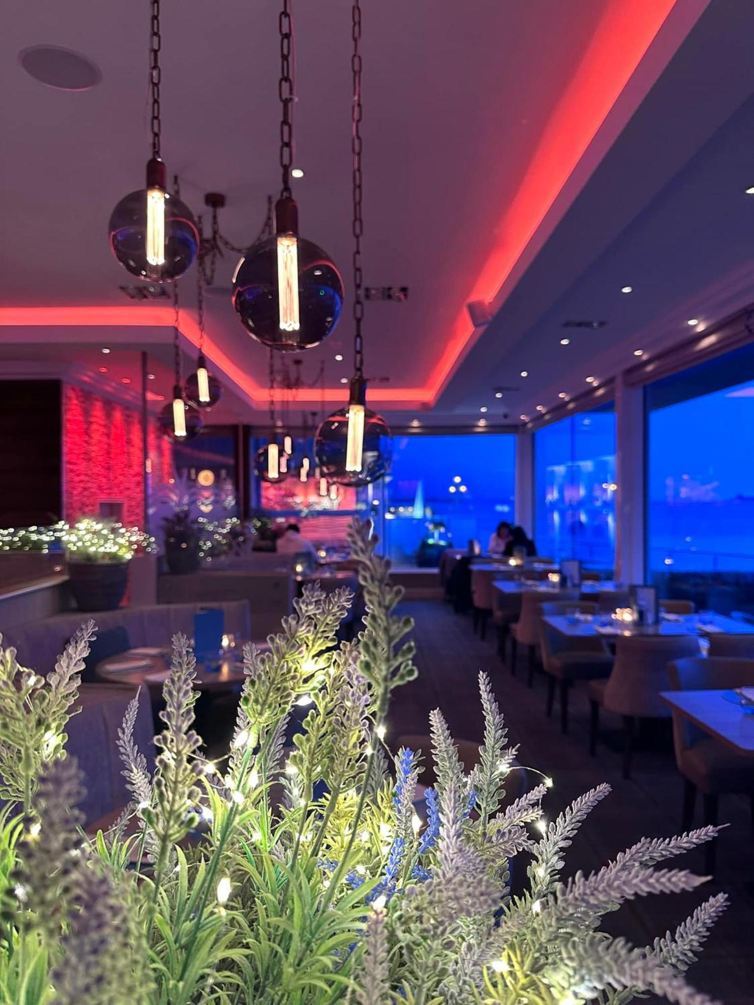 Duck Bay Hotel & Restaurant バロック エクステリア 写真