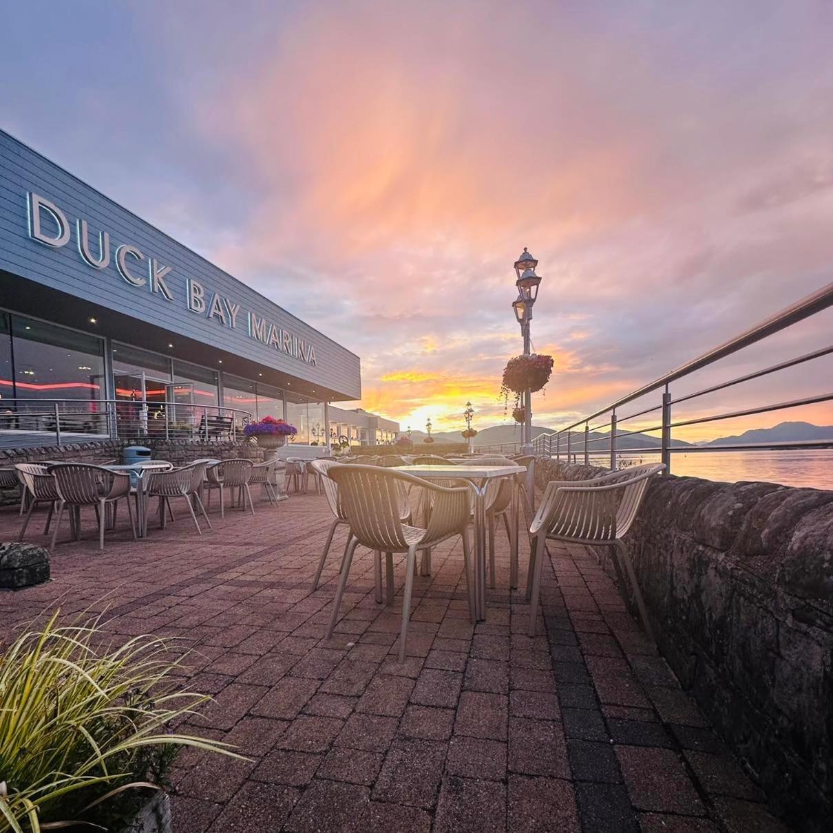 Duck Bay Hotel & Restaurant バロック エクステリア 写真