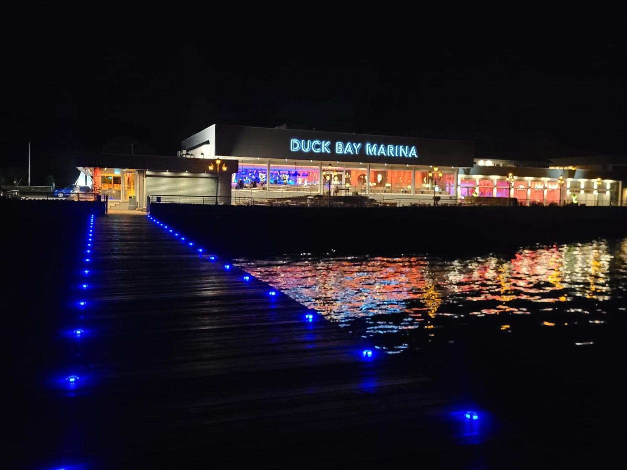 Duck Bay Hotel & Restaurant バロック エクステリア 写真